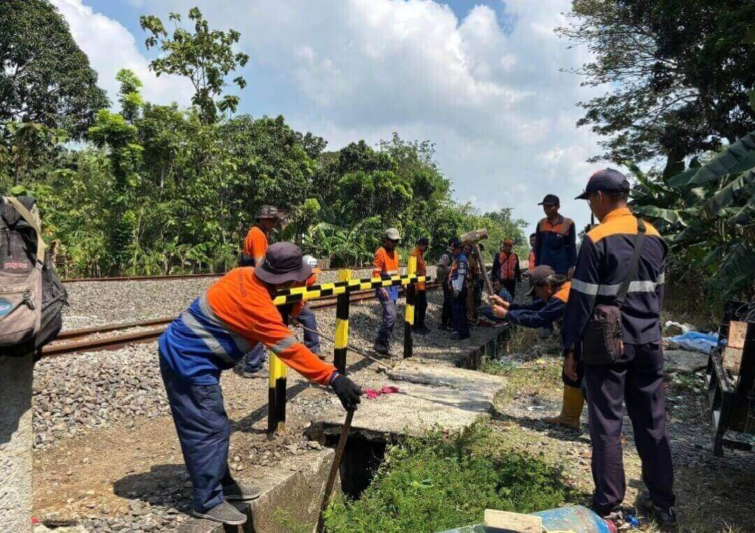 Penutupan perlintasan sebidang