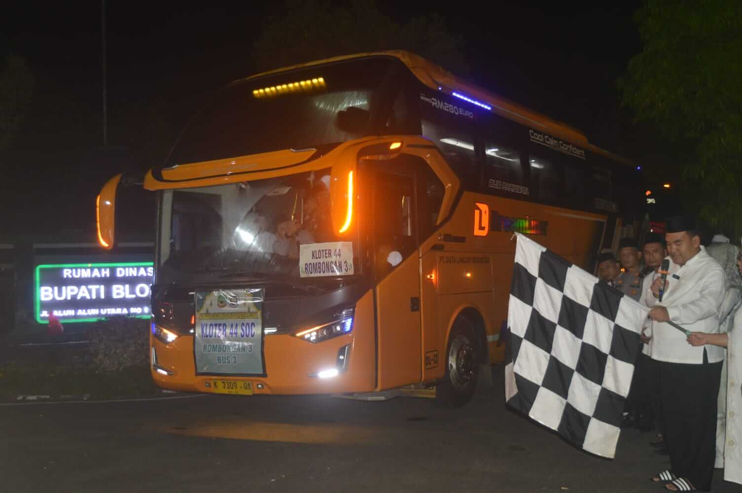 Pemberangkatan Calhaj Kloter 44 Blora