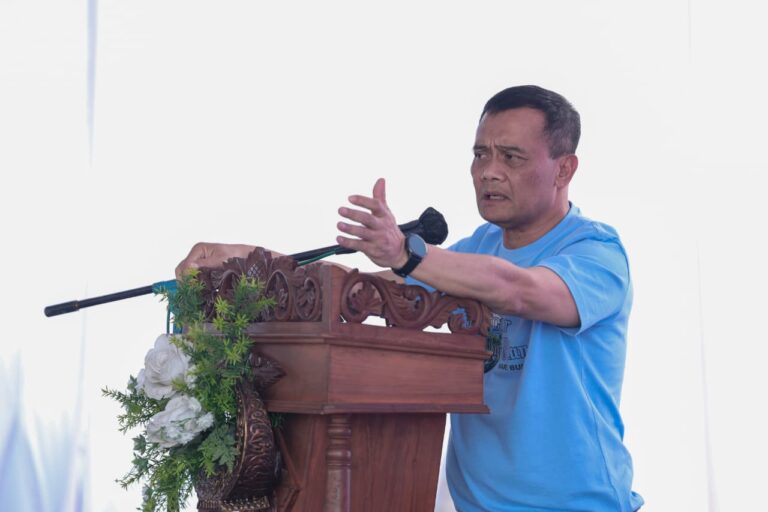 Gubernur Ahmad Luthfi