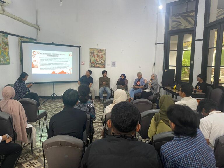 Diskusi publik AJI Kota Semarang