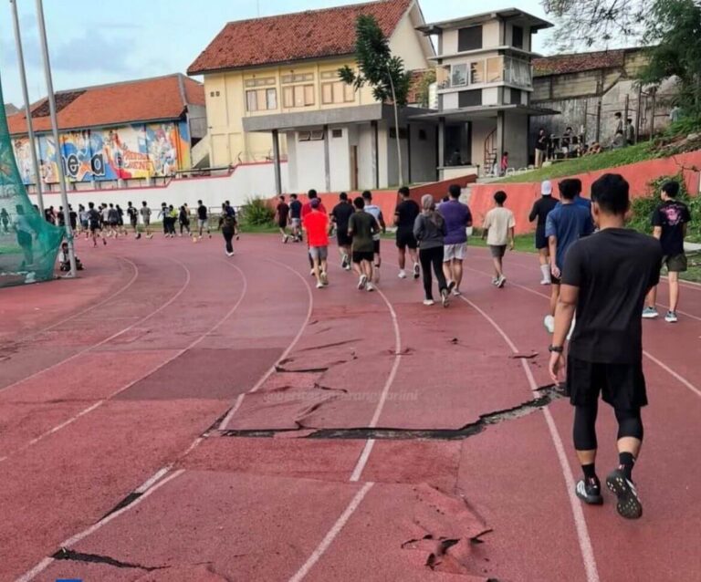 Lintasan lari GOR Tri Lomba Juang