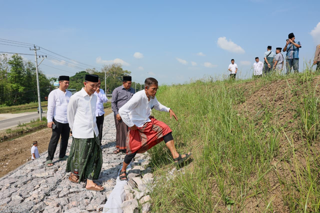 Warga Tinanding Grobogan Keluhkan Lumpur Pascabanjir, Sekda Jateng Langsung Respons Cepat
