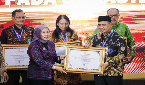 Pemprov Jateng Raih Penghargaan Pengawasan Kearsipan Terbaik Nasional