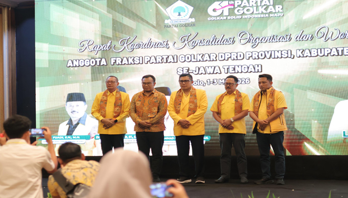 Golkar Konsolidasi Hingga Desa di Jateng & Intensifkan Bagi-bagi Sepatu Gratis Untuk Siswa Miskin