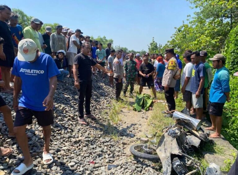 Tertemper KA Ambarawa Ekspres di Jalur Randublatung–Wadu