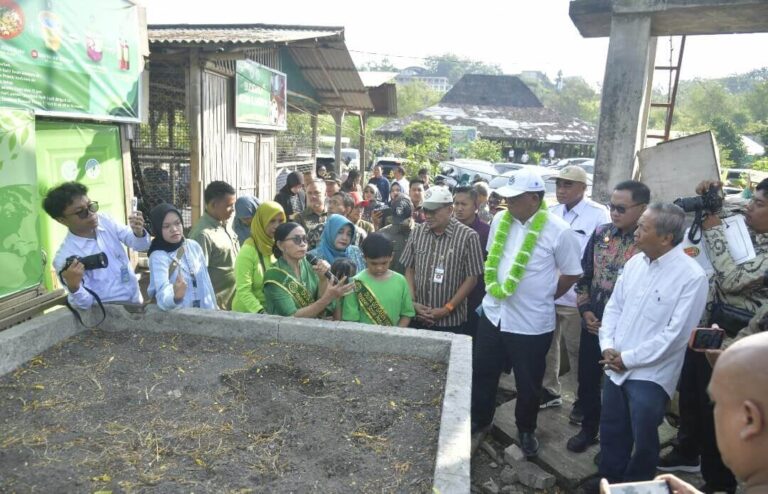 Menteri Lingkungan Hidup Apresiasi Pengelolaan Sampah Warga Bulusan