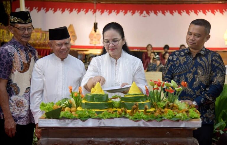 Agustina Wilujeng Pramestuti