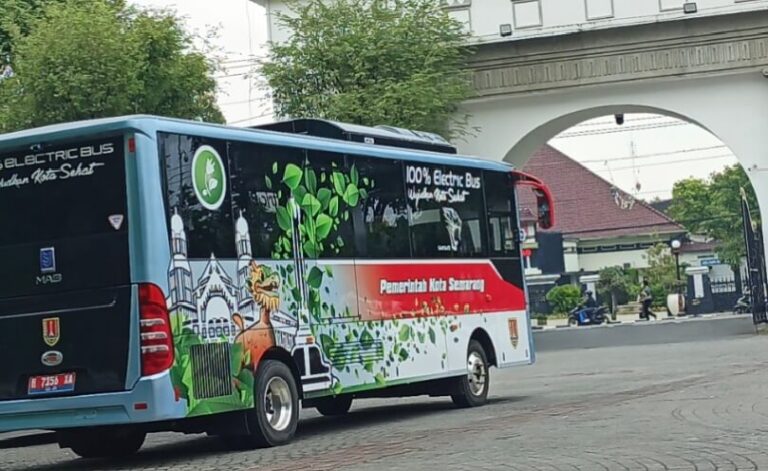 Bus listrik Trans Semarang