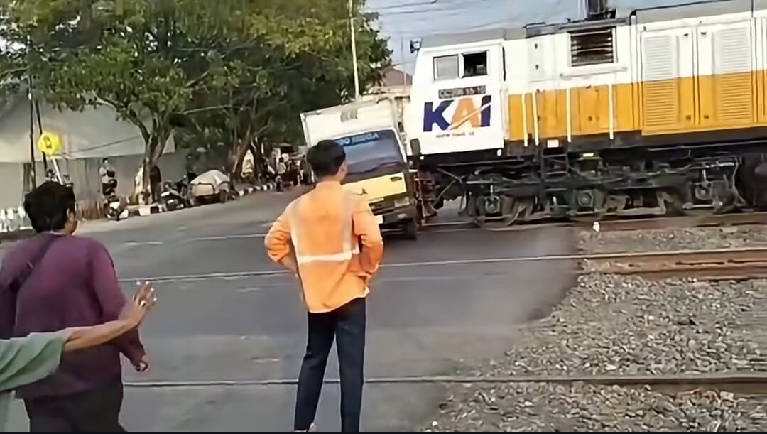 KA Harina Tertemper Truk