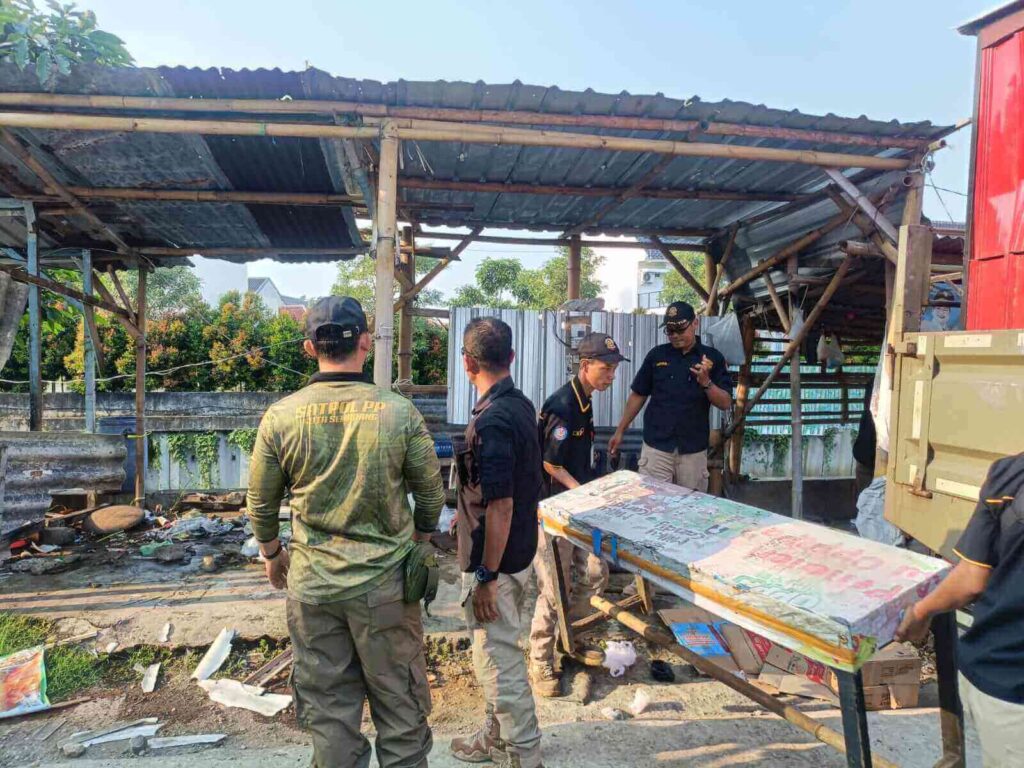 Pembongkaran PKL dan Parkir Liar di Samping The Park Mall Semarang