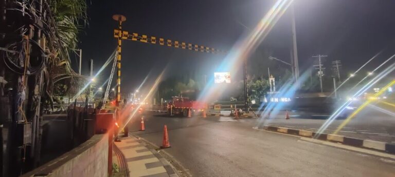 Portal Pembatas Kendaraan Berat di Simpang Jrakah