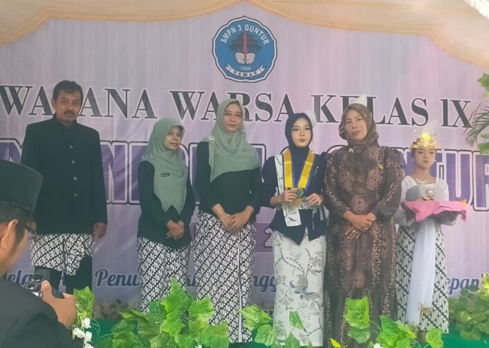 Wasana Warsa Kelas IX SMPN 3 Guntur Demak