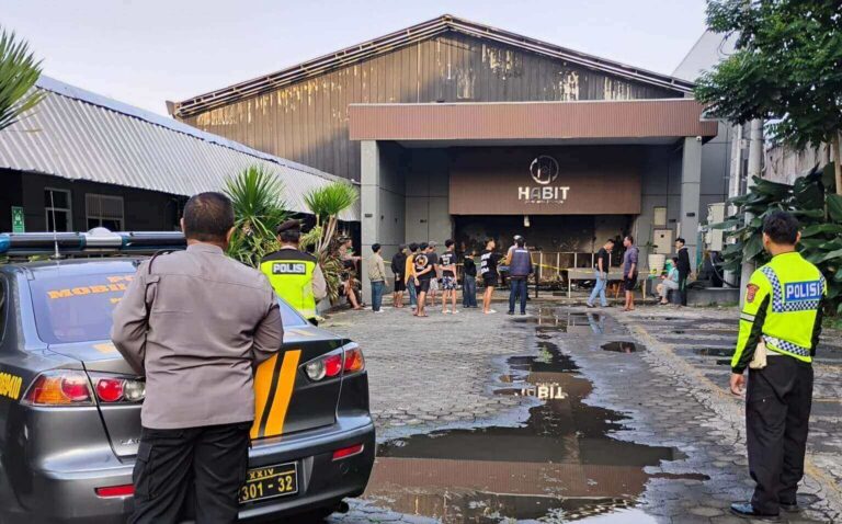 Kebakaran di Habit Pool & Lounge Sleman