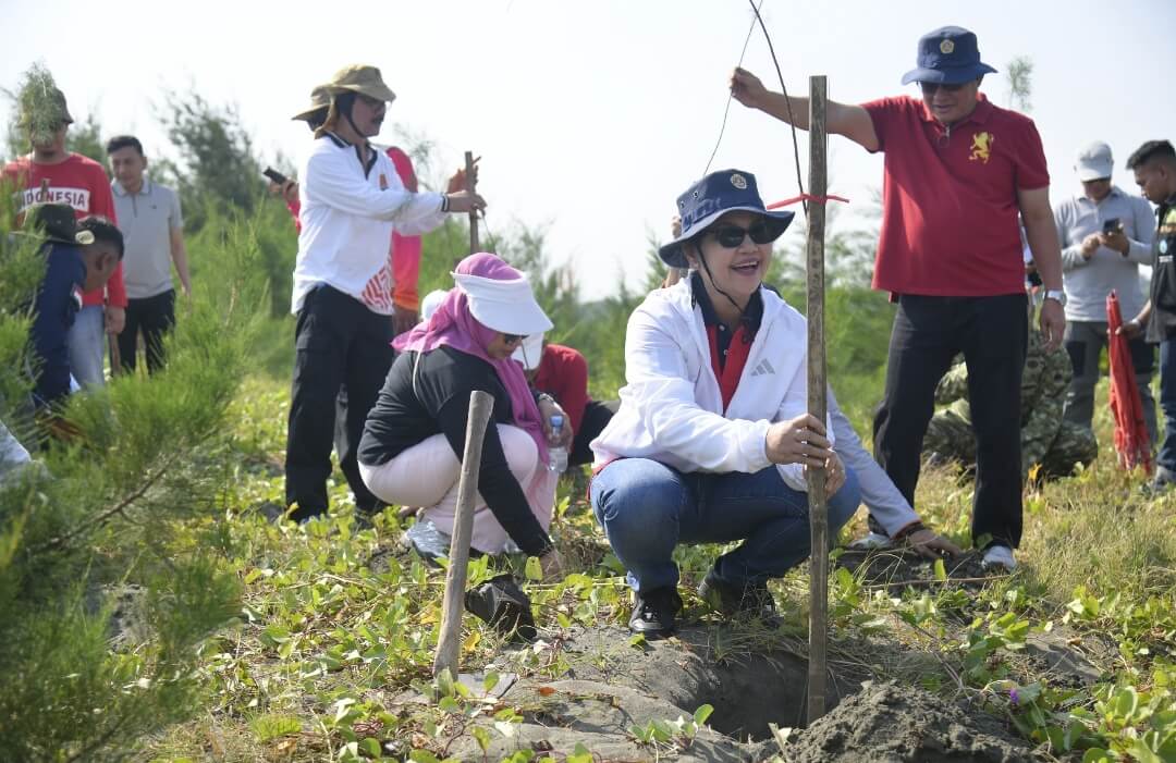 Agustina di Pantai Tirang
