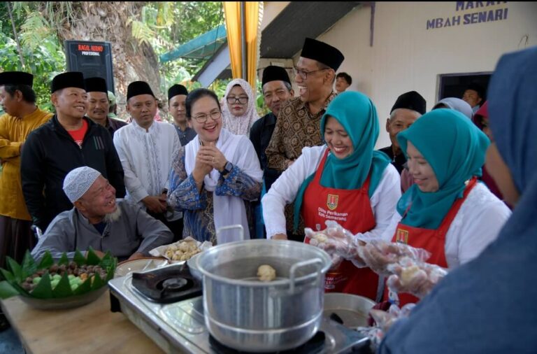 Sedekah Bumi dan Haul Mbah Senari