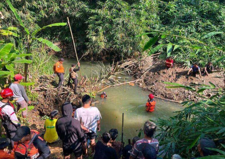 Pencarian orang Tenggelam di Irigasi Singomerto