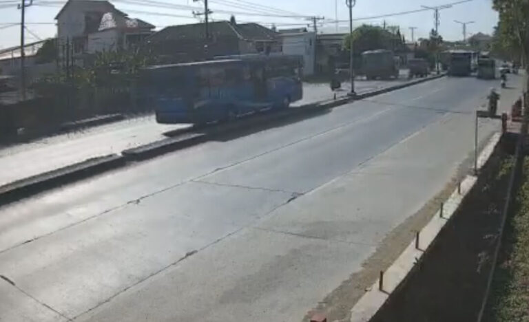 Jalan Raya Mangkang
