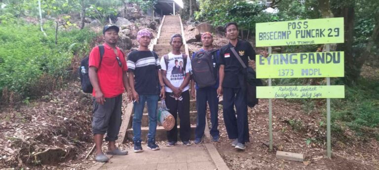 Puncak Songolikur Gunung Muria