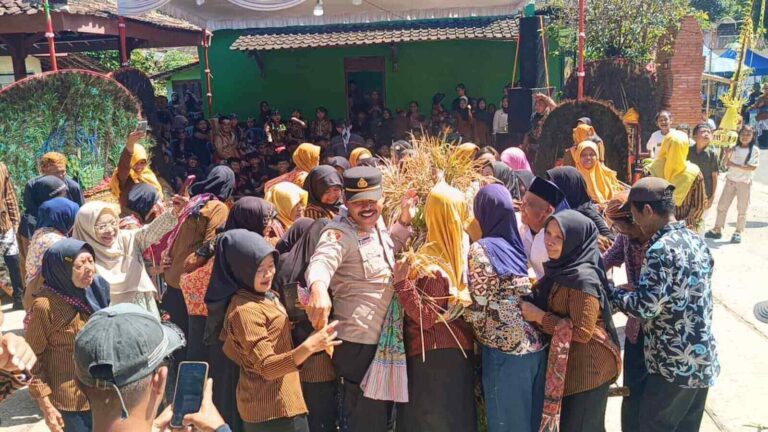Sedekah Bumi Dusun Guntur