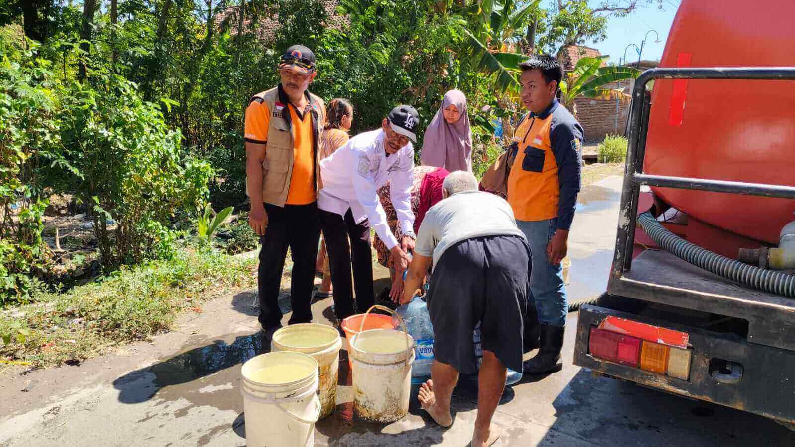 BPBD Demak Salurkan Air Bersih