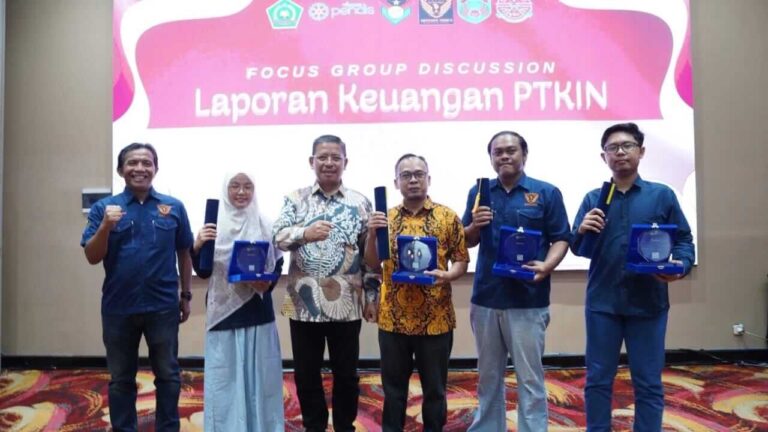 UIN Walisongo Raih Penghargaan PTKIN Pengelola Keuangan Terbaik