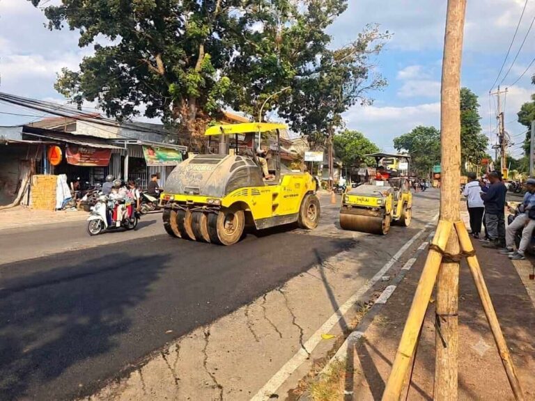 Perbaikan jalan di Kota Semarang