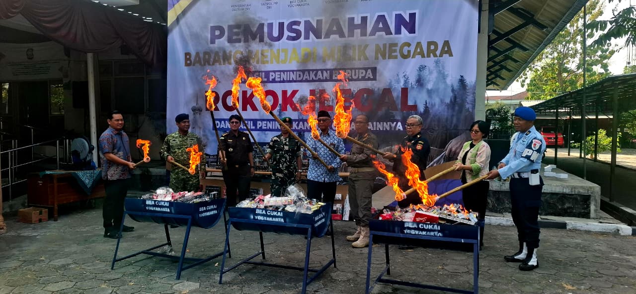 Pemusnahan Rokok Ilegal di Yogyakarta