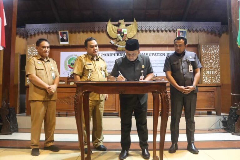 Rapat paripurna DPRD Blora