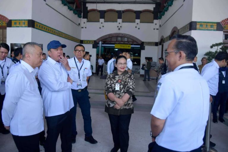 Wali Kota Agustina