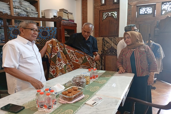 Komisi B DPRD Jateng : Perlu Dikuatkan Ekonomi Kreatif Berbasis Batik