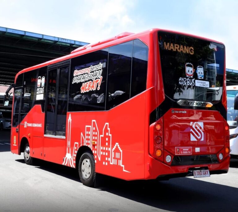 Bus Trans Semarang