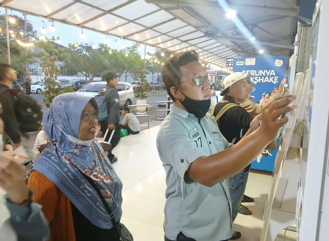 Lansia Manfaatkan Tarif Reduksi