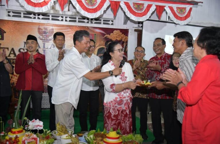 Roadshow Tirakatan Agustina