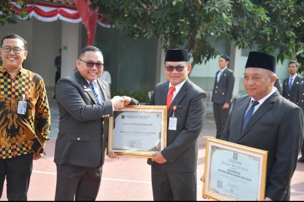 Pemkot Semarang Raih Penghargaan Hukum