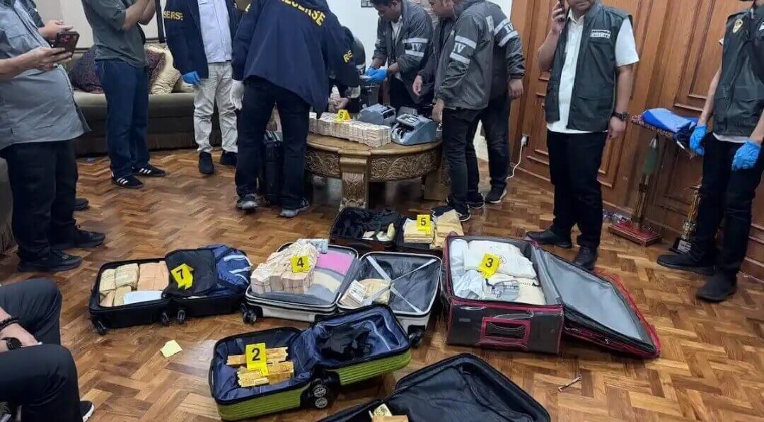 Barang Bukti Mantan Jampidsus