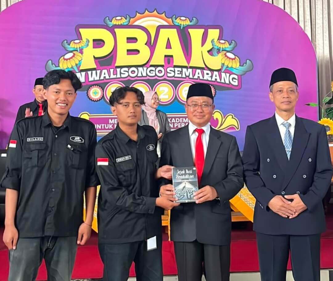 DEMA FTIK UIN Walisongo Luncurkan Buku