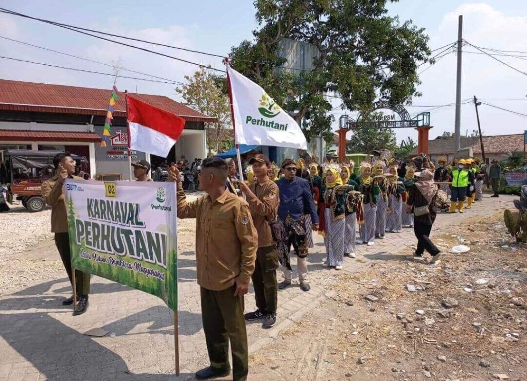 Perhutani Randublatung Karnaval HUT RI ke-81