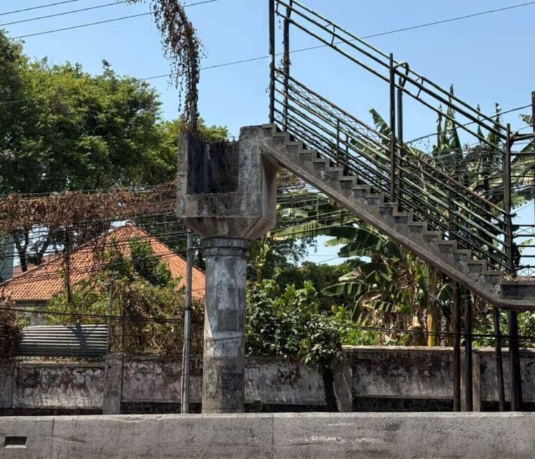 JPO Rusak di Semarang