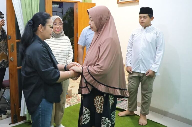 Wali Kota Agustina