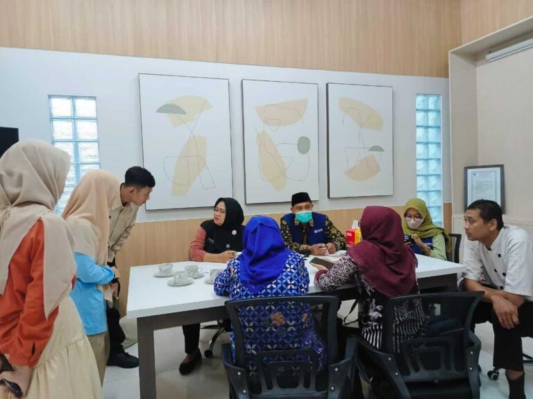 Keracunan MBG di SMKN 6 Semarang