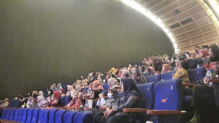 Nobar film Pramuka