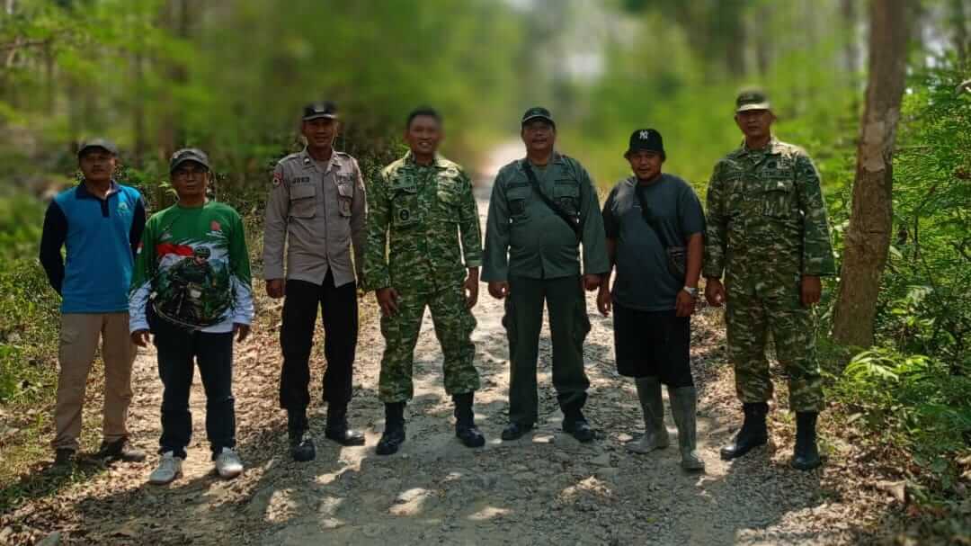 Perhutani Blora Pasang Banner Larangan Pembakaran Hutan