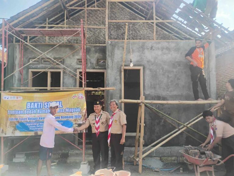 Kwarcab Rembang Bedah Rumah di Desa Maguan