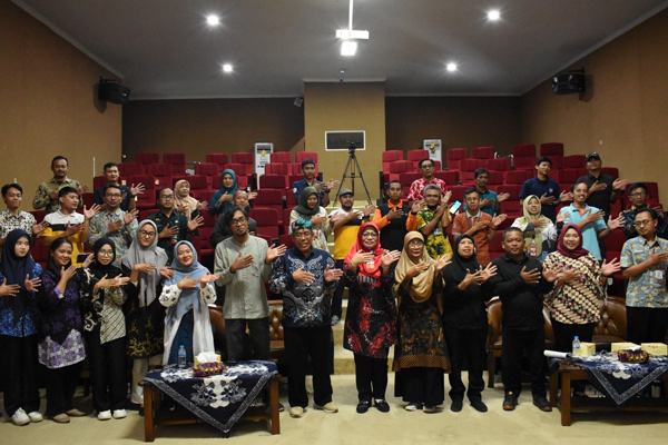 Pemkab Tegal dan Tim BESTARI-Saintek Perkuat Pelayanan Publik Inklusif melalui Pelatihan Bahasa Isyarat