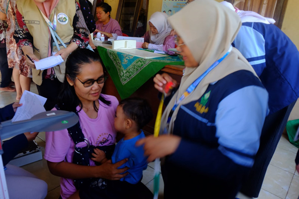 KKN UIN Walisongo Partisipasi Kegiatan Cek Kesehatan gratis dan Posyandu di Desa Leyangan