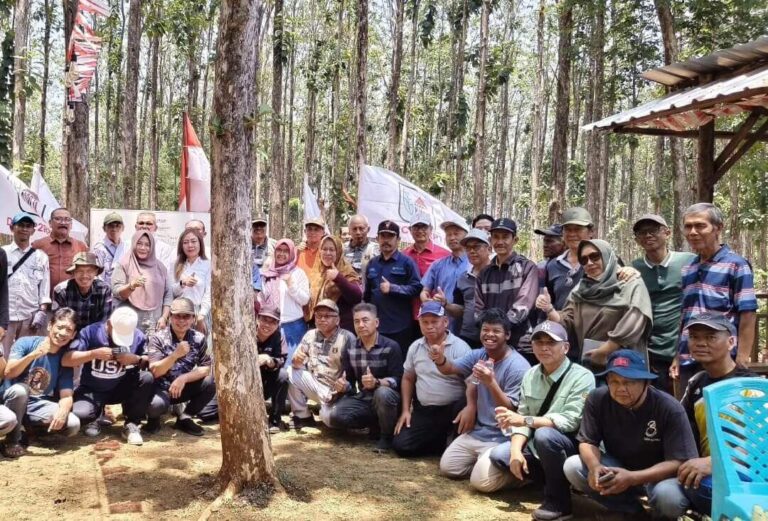 34 Hektare Lahan Jati dan Kopi di Mijen Jadi Lokasi Kolaborasi Petani dan Pengusaha Pupuk