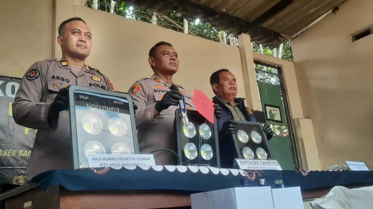 Pencurian lampu penerangan jalan proyek jalan tol Sleman