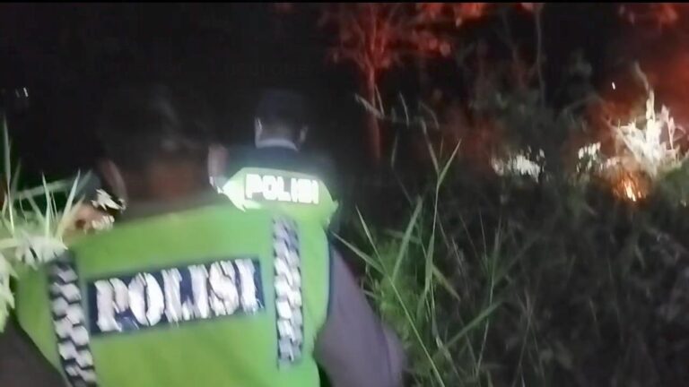 Kebakaran Lahan di Bukit Sitanjung Lebaksiu Tegal