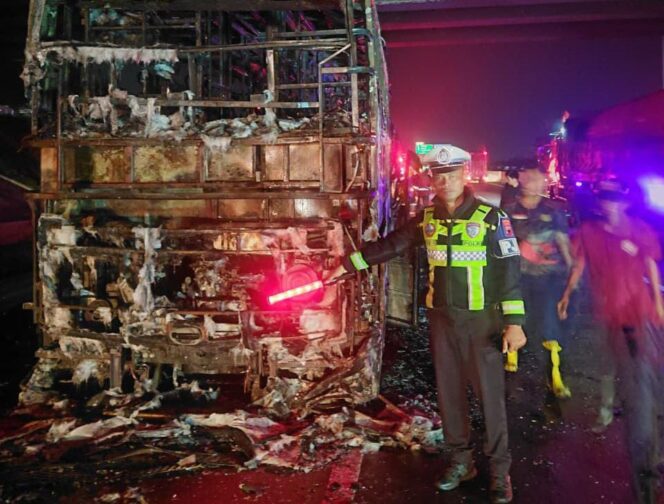 Bus PO Tunas Muda Terbakar