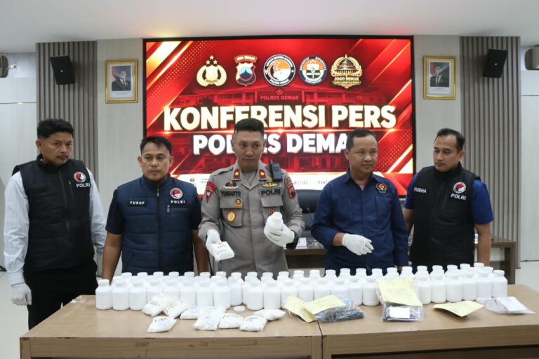 Konferensi pers Polres Demak